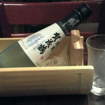 Foto tirada no(a) East Japanese Restaurant por Tanya R. em 8/3/2012