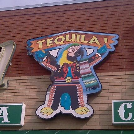 Foto tirada no(a) Tequila Lopez Mexican Restaurant por Chuck R. em 2/3/2012