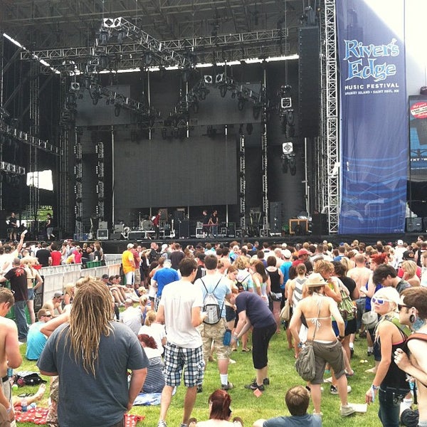 6/24/2012 tarihinde Aaron M.ziyaretçi tarafından River&#39;s Edge Music Festival'de çekilen fotoğraf
