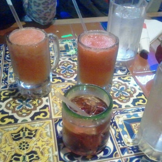Photo taken at Chili&#39;s Grill &amp; Bar by Jose L. on 4/1/2012