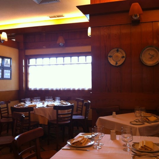 4/14/2012 tarihinde Alex P.ziyaretçi tarafından Restaurante Capitolina'de çekilen fotoğraf