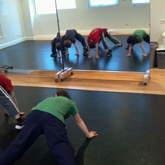 Foto tirada no(a) North Shore School Of Dance por Martel J. em 3/5/2012