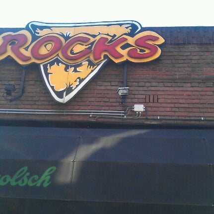 Foto tirada no(a) Cafe Rocks por Erik Z. em 7/8/2012