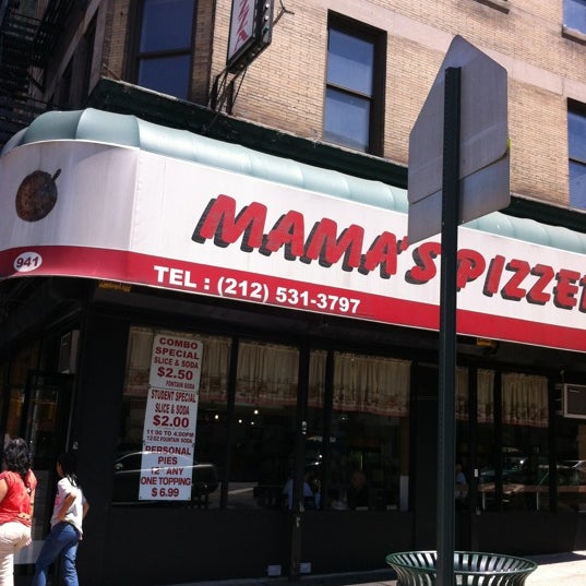 Снимок сделан в Mama&#39;s Pizzeria пользователем Prometheis  XIII P. 5/18/2012