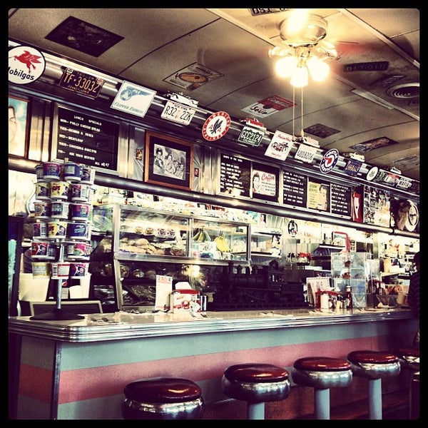 Photo taken at Crazy Otto&#39;s Empire Diner by Christopher T. on 9/8/2012
