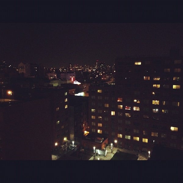 4/14/2012 tarihinde marleyziyaretçi tarafından Welcome to Harlem'de çekilen fotoğraf