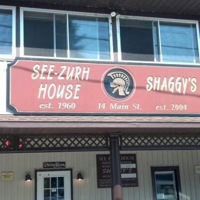 Foto tirada no(a) See-Zurh House / Shaggy&#39;s por Josh C. em 8/31/2012