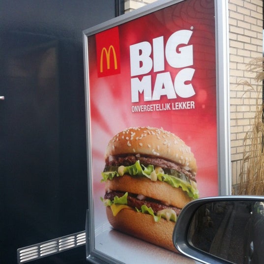 รูปภาพถ่ายที่ McDonald&#39;s โดย Christian G. เมื่อ 3/9/2012