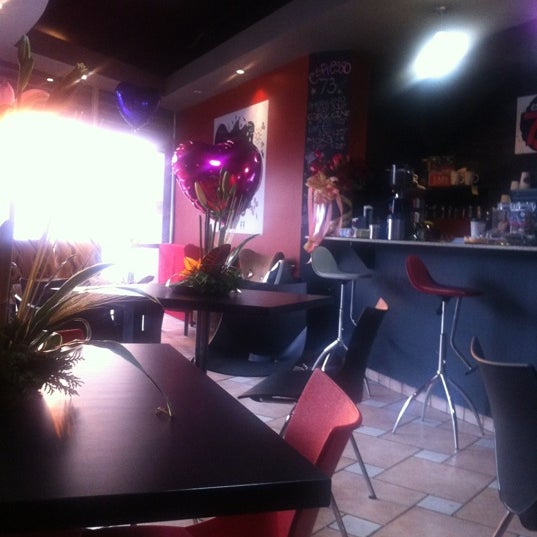 5/11/2012 tarihinde HECTOR G.ziyaretçi tarafından Espresso 73 Café'de çekilen fotoğraf