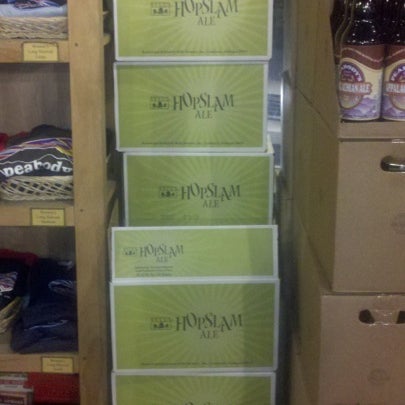 Photo taken at Peabody&#39;s Wine &amp; Beer Merchants by matt d. on 2/11/2012
