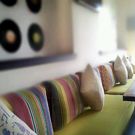 Снимок сделан в Vivid Restaurant &amp; Cafe Lounge пользователем Hussein R. 4/12/2012