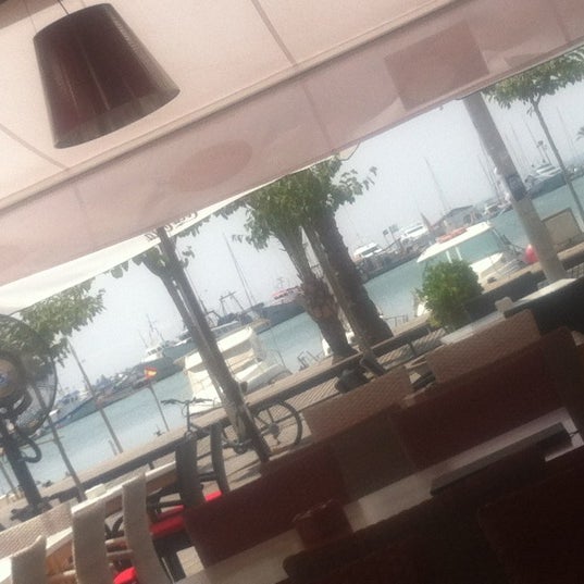 7/28/2012 tarihinde Dora M.ziyaretçi tarafından Club Restaurant Bellavista'de çekilen fotoğraf
