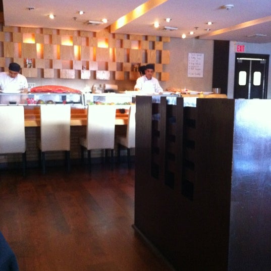 Photo taken at Ooka Japanese Restaurant by Jan F. on 4/13/2012