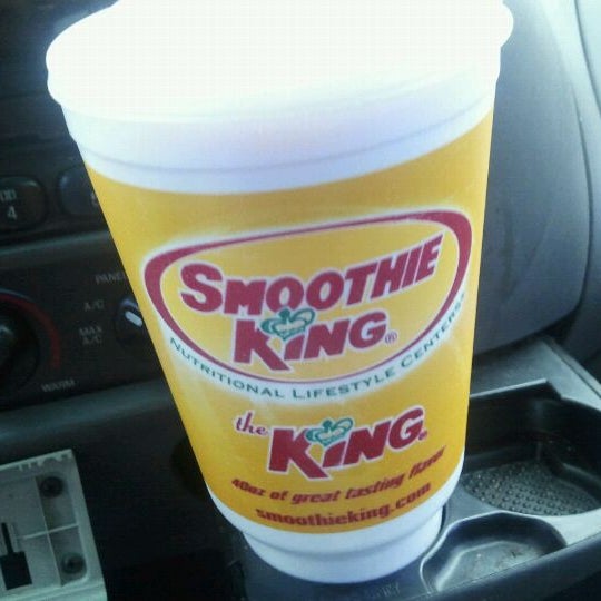 Photo prise au Smoothie King par Tony F. le4/15/2012