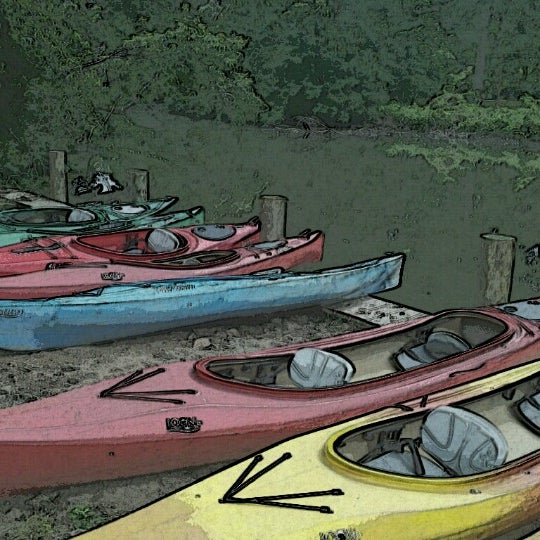 Das Foto wurde bei Cranford Canoe Club von Jiliene C. am 6/17/2012 aufgenommen