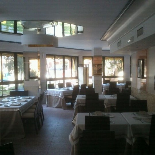 Photo taken at Restaurante Bar Oña 1 by Francisco Jose O. on 6/3/2012