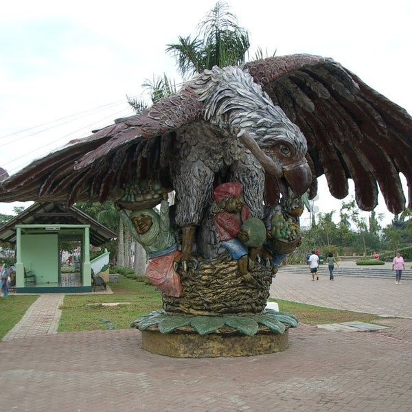 The Philippines Eagle Sculpture By Kublai Millan Poblacion 1 Tip the philippines eagle sculpture by
