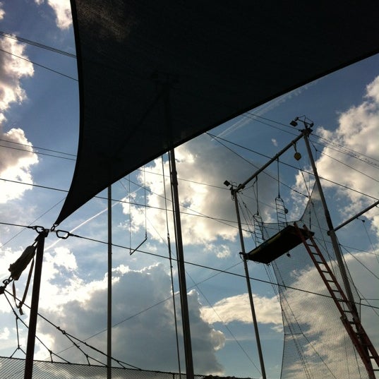 Foto tirada no(a) Trapeze School New York por artemisrex em 6/8/2012