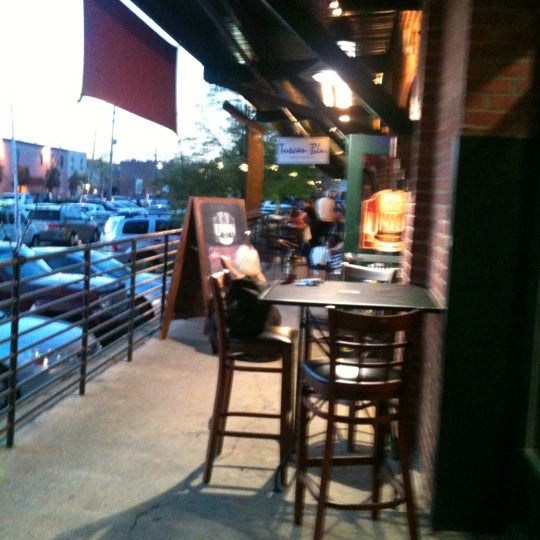 3/29/2012 tarihinde Rob K.ziyaretçi tarafından The Junction Salon &amp; Bar'de çekilen fotoğraf