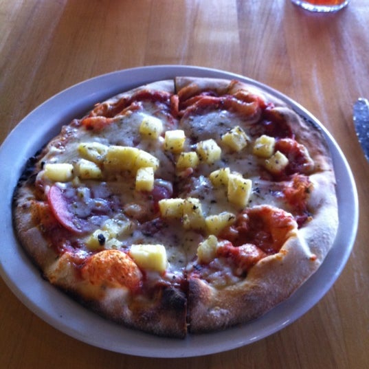 Снимок сделан в Proto&#39;s Pizza-Broomfield пользователем Eddy H. 9/10/2012
