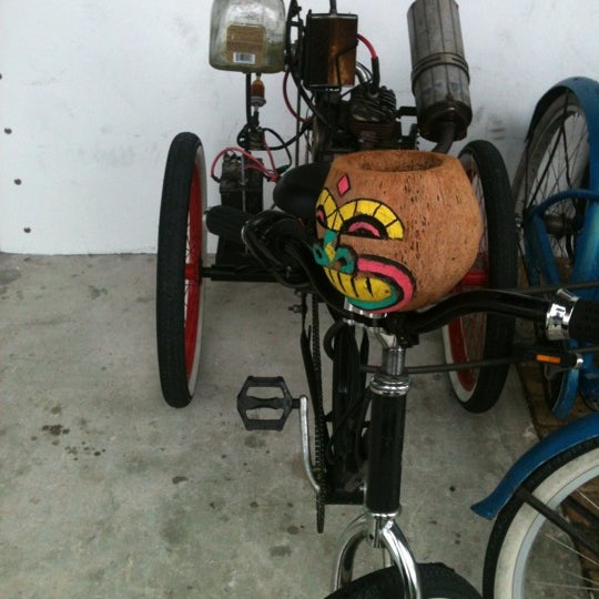 4/29/2012 tarihinde SlimJenkinsziyaretçi tarafından Miami Bike Shop.Co'de çekilen fotoğraf