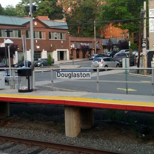 LIRR - Douglaston Station - Douglaston - 235th St & 41st Ave