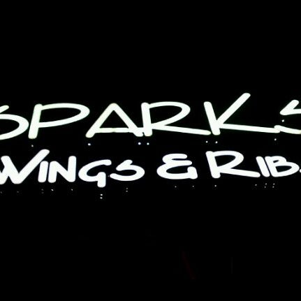 Das Foto wurde bei Sparks Wings &amp; Ribs von Emmanuel D. am 6/6/2012 aufgenommen
