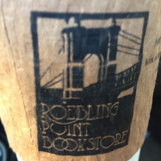 8/30/2012에 Sandra C.님이 Roebling Point Books &amp; Coffee에서 찍은 사진