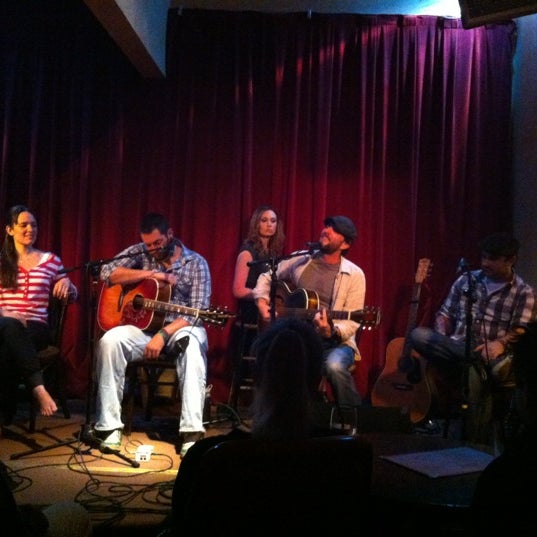 6/26/2012에 Justin님이 Room 5 Lounge에서 찍은 사진