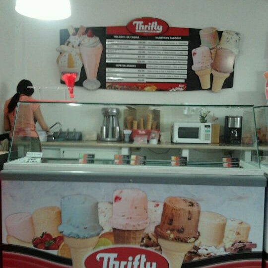 Photo taken at Thrifty Ice Cream &quot;Campanario&quot; by loreto D. on 4/5/2012