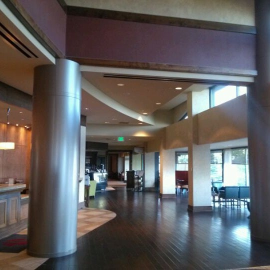 Das Foto wurde bei Denver Marriott South at Park Meadows von 정우 이. am 4/17/2012 aufgenommen