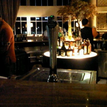 Das Foto wurde bei J Cuvée Lounge von rika f. am 2/26/2012 aufgenommen