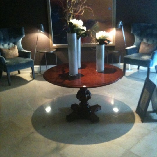 Das Foto wurde bei The Normandy Hotel von Denise P. am 3/3/2012 aufgenommen