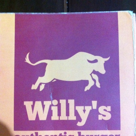 Foto tirada no(a) Willy&#39;s Authentic Burger por Claudio G. em 6/17/2012