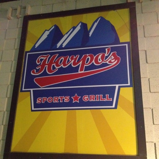 Foto diambil di Harpo&#39;s Sports Grill oleh Kevin R. pada 3/15/2012