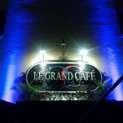 Photo prise au Le Grand Café par Ricardo V. le7/22/2012