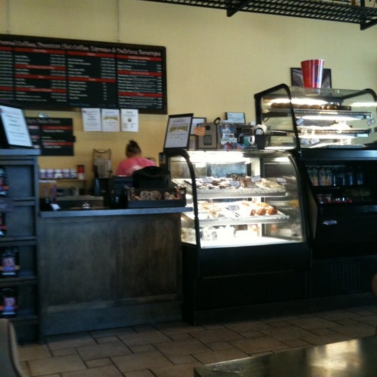 รูปภาพถ่ายที่ Perk&#39;s Coffee Shop &amp; Cafe โดย Brandon M Q. เมื่อ 5/8/2012