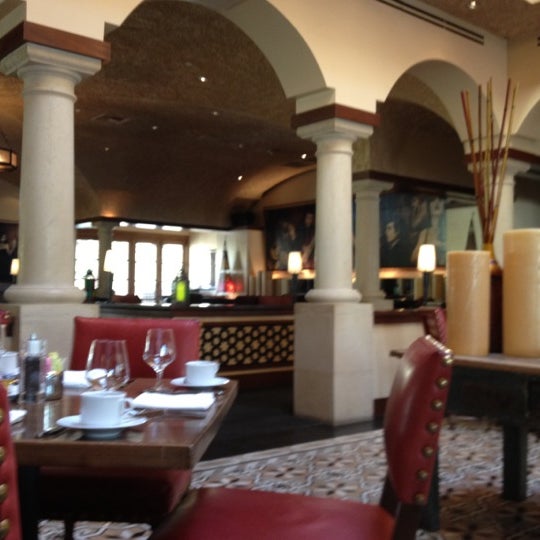 7/23/2012 tarihinde Frank L.ziyaretçi tarafından Prado Restaurant'de çekilen fotoğraf