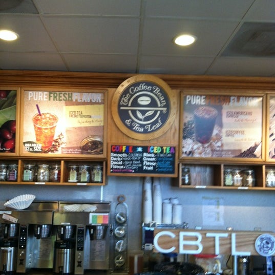 Photo prise au The Coffee Bean &amp; Tea Leaf par Luiz L. le5/9/2012