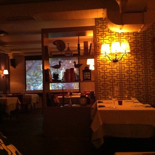 Das Foto wurde bei Rosso &amp; Bianco Cafe von Valentina S. am 6/11/2012 aufgenommen