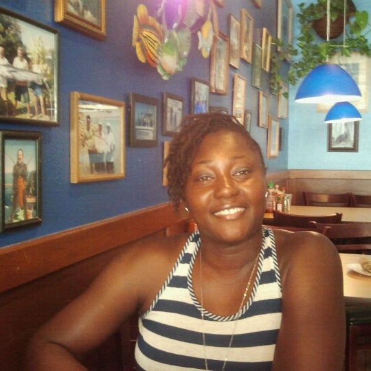 Photo taken at Pelly&#39;s Fish Market &amp; Café by Brian T. on 8/4/2012
