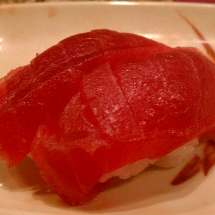 Photo prise au Kyoto Sushi &amp; Steak par queentuffy le4/21/2012