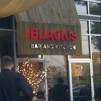 Foto diambil di Black&#39;s Bar &amp; Kitchen oleh Shane T. pada 4/15/2012