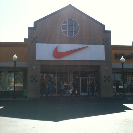 Fotos en Nike Store - Gilroy,