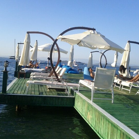 Foto diambil di The Marmara Bodrum Beach Club oleh Yücel Y. pada 8/25/2012