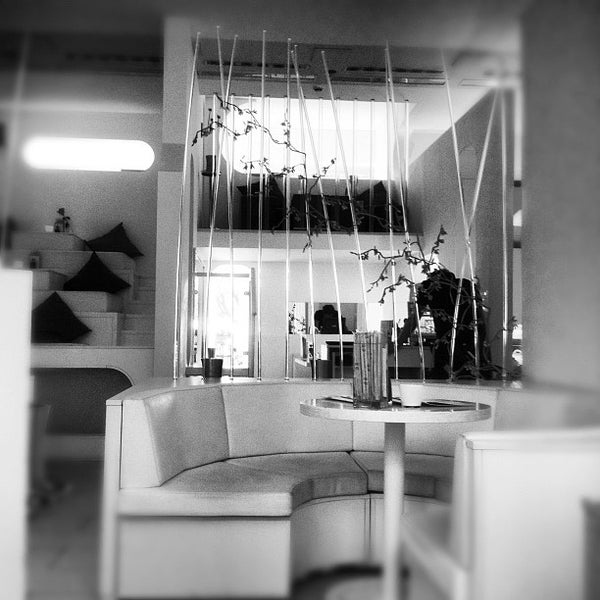 Wait in lounge. Wait in lounge