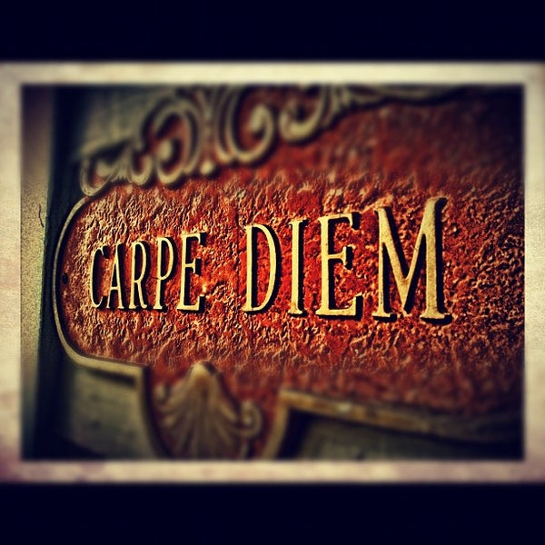 Photo prise au Carpe Diem Coffee &amp; Tea Co. par StrangeBrewCoffeehouse C. le5/20/2012