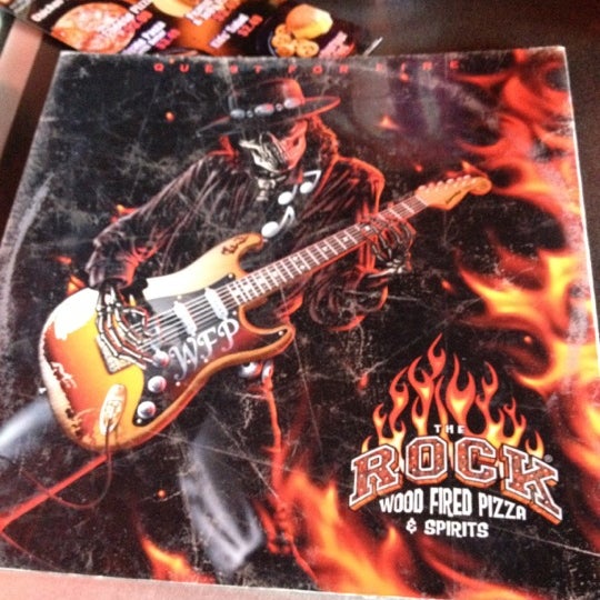 รูปภาพถ่ายที่ The Rock Wood Fired Pizza โดย Nahim A. เมื่อ 6/28/2012