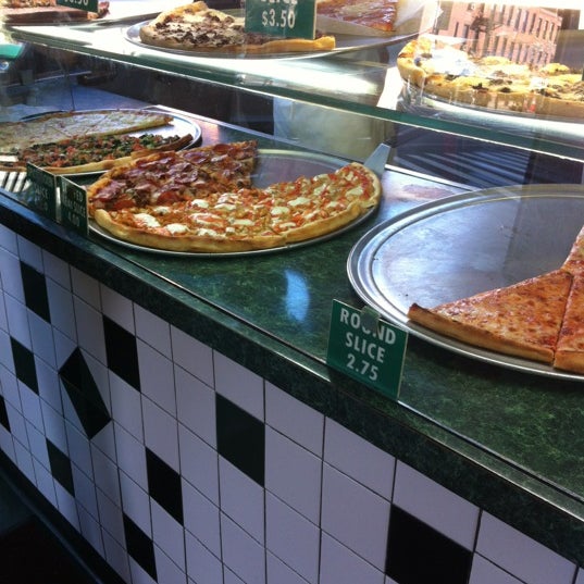 3/28/2012にOculus V.がNot Ray&#39;s Pizzaで撮った写真