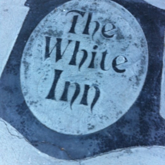 The White Inn (Now Closed) - Hotel in Fredonia